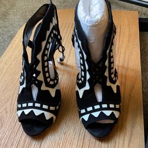 Sophia Webster Black/White RIKO Heel. Size 38M